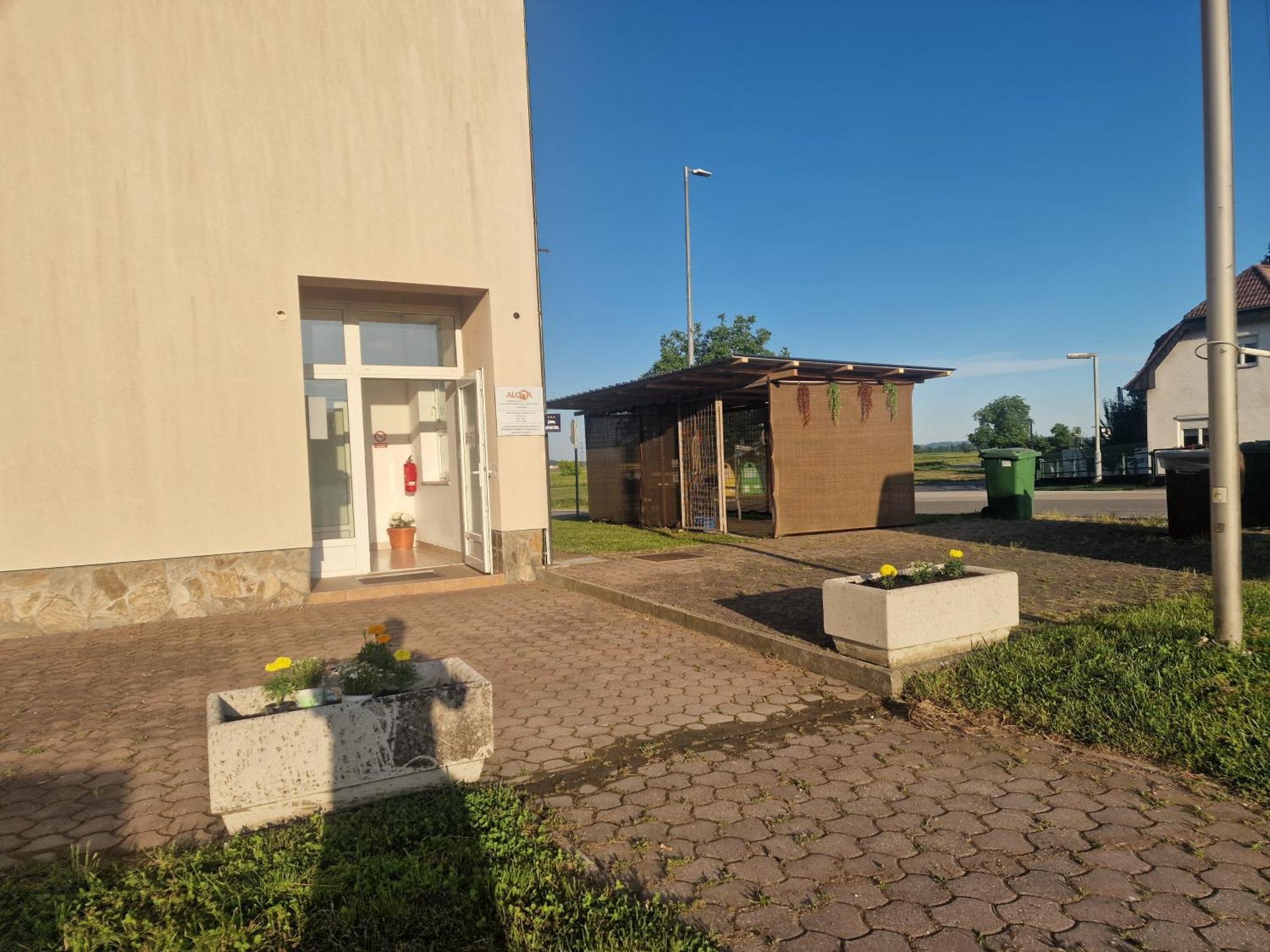Apartment Ken Near Terme Paradiso Добова Экстерьер фото
